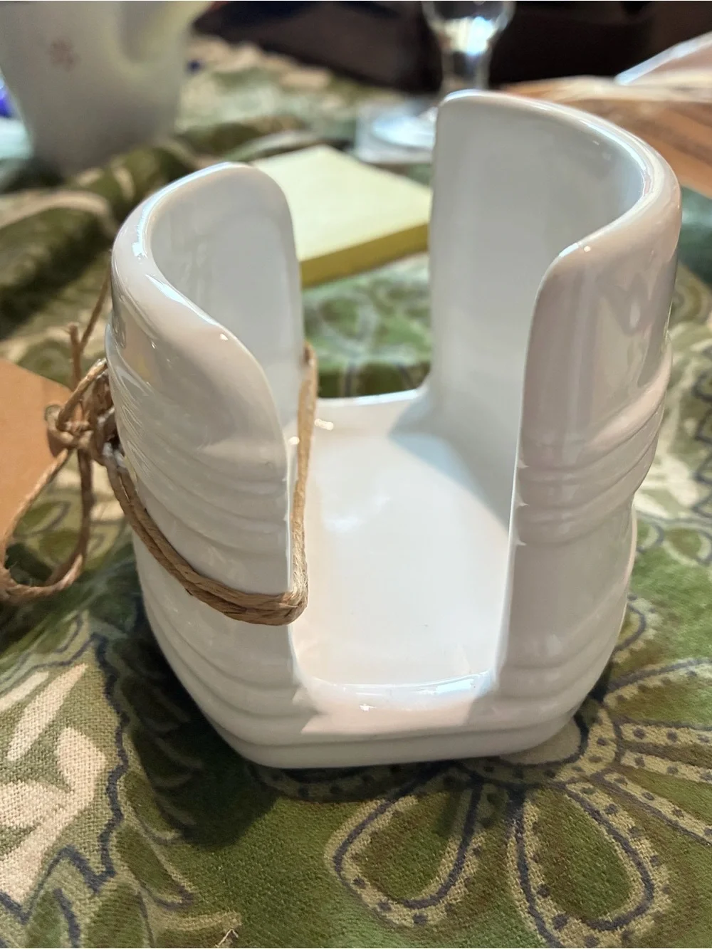 Mudpie “Give Me A Squeeze” Sponge Holder. NWT Dilliards. White w/Black Letters.